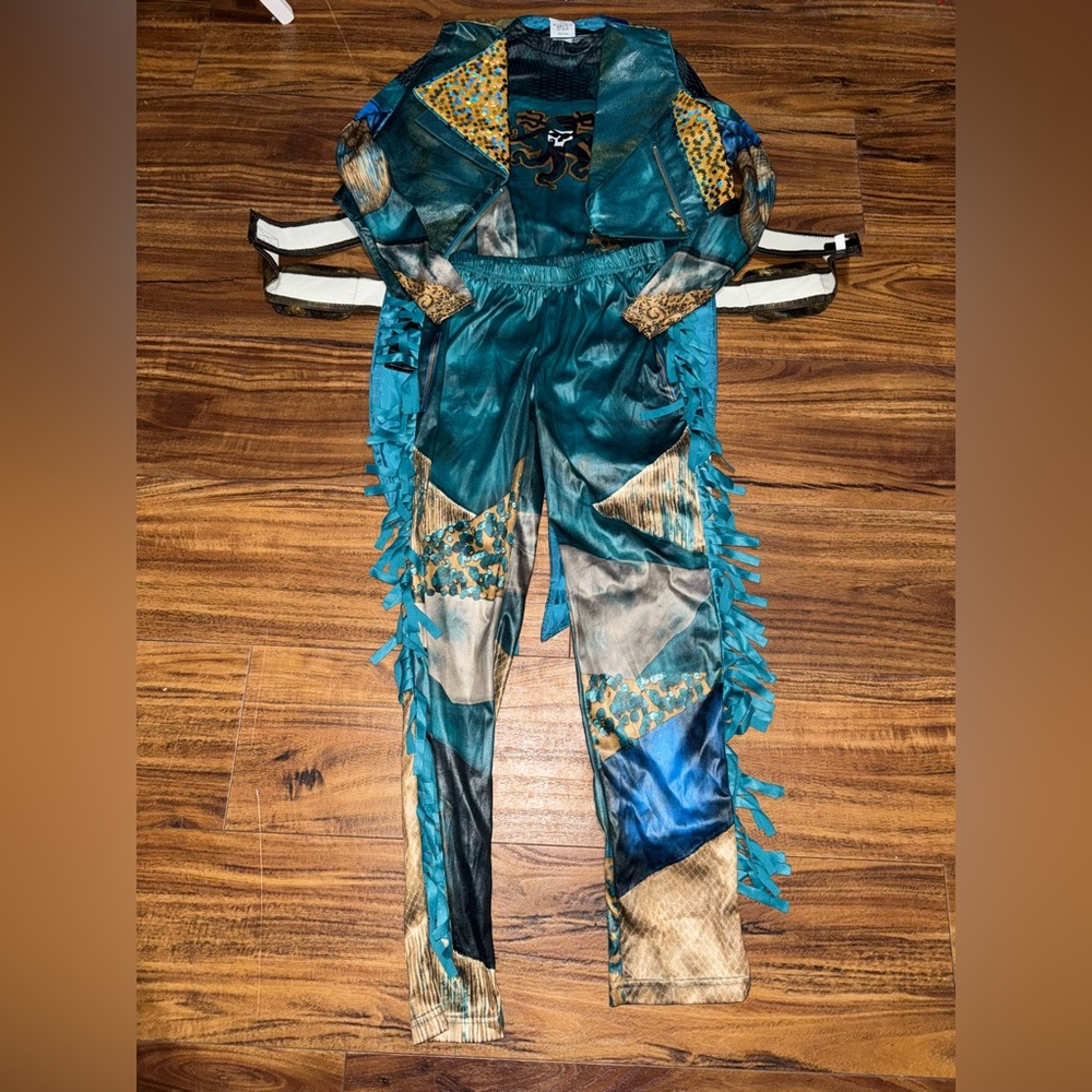 Girls Descendants Uma Costume Size 9/10 NWT